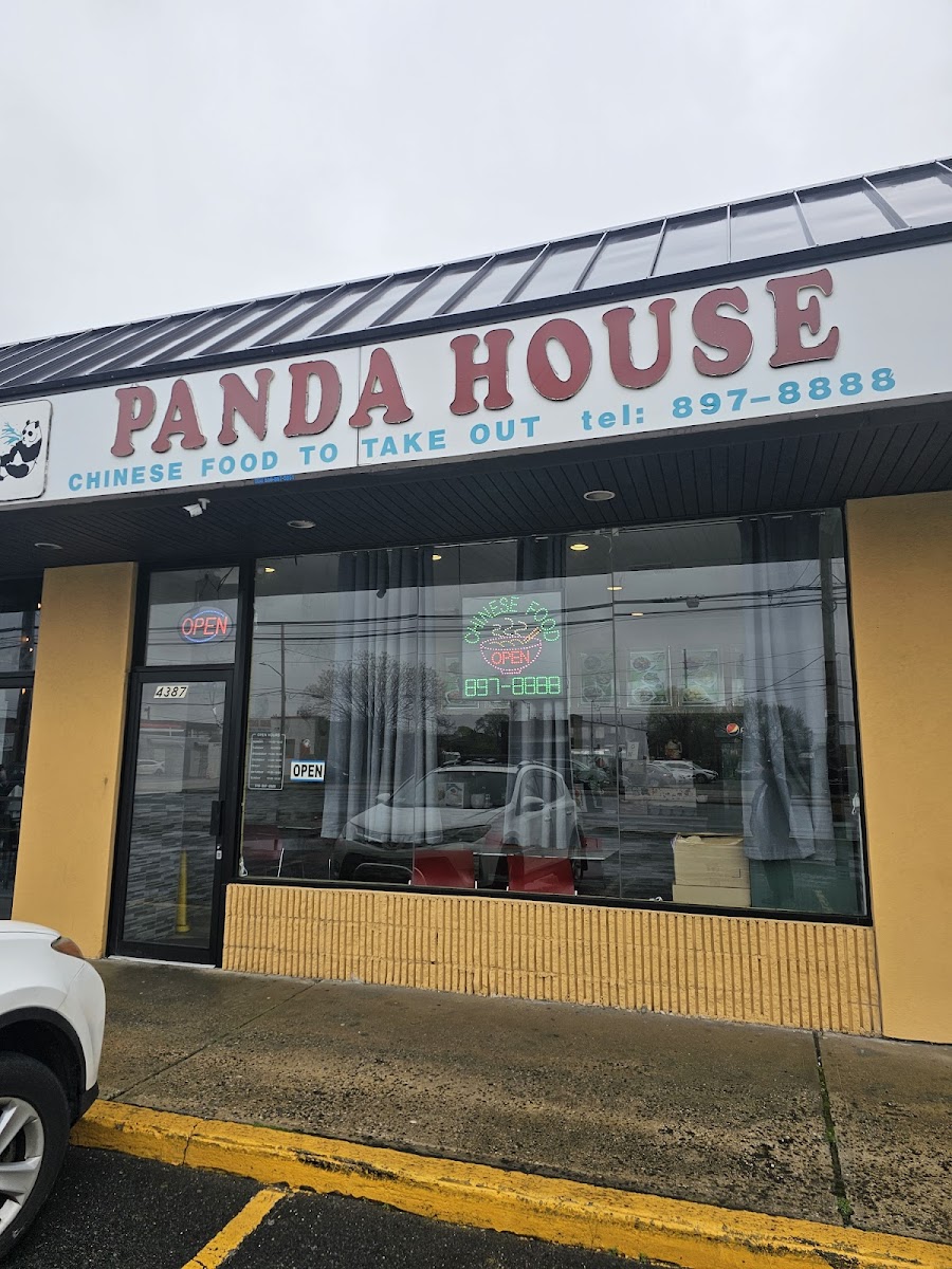Panda House-Island Park